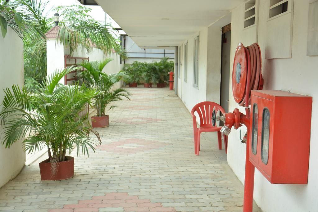 Hotel Palmyra Grand Suite - Tirunelveli Eksteriør bilde